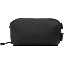 wandrd-tech-bag-small-black.jpg