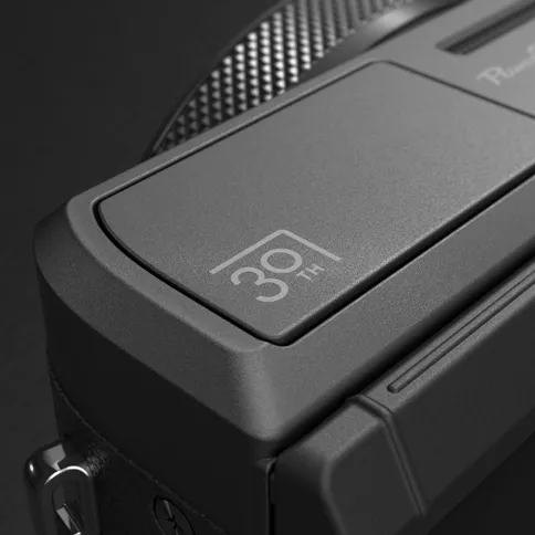 canon-g7x-markiii-30th-logo-detail.jpg