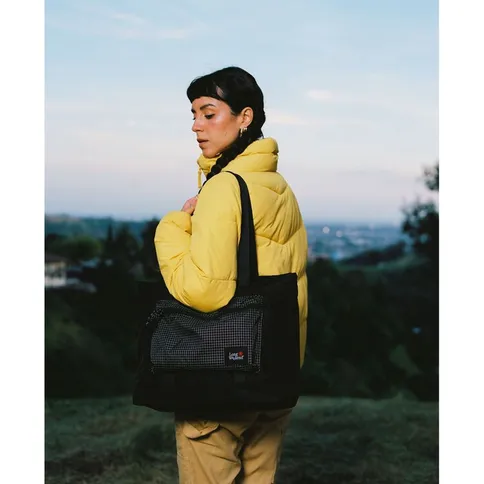 Long-Weekend-Beacon-Tote-Black_5.jpg