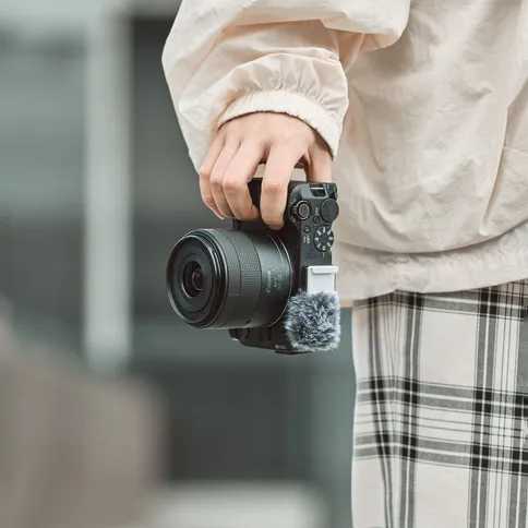 SmallRig-5429-L-Shaped-Mount-Plate-with-Handle-for-Canon-EOS-R50-V-black_6.jpg