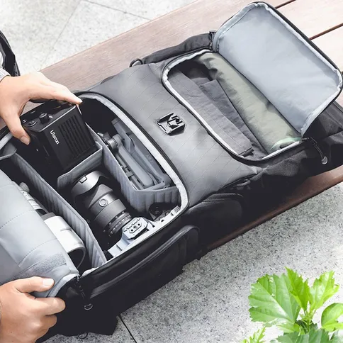 Ulanzi-BT01-Business-Travel-Backpack-32-liter-met-tailleband_9.jpg