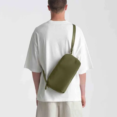 Urth-Dolomite-Camera-Sling-green-6.jpg