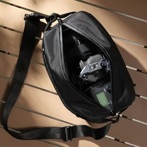 Ulanzi-PB038-Sling-Reistas-V2-met-divider-10-liter_4.jpg