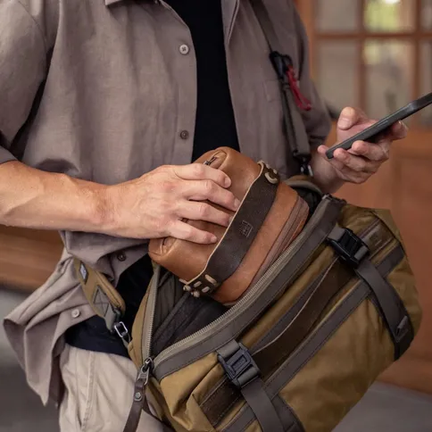 Wotancraft-Portable-Pouch-size-L-brown-leather_3.jpg