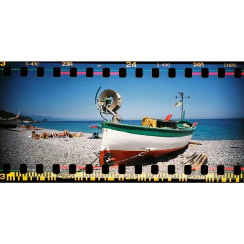 Lomography-Sprocket-Rocket-Camera-Bittersweet_7.jpg