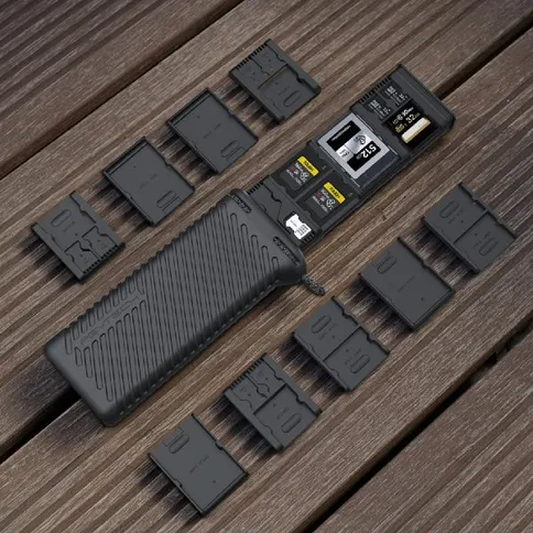4_pgytech_createmate_memory_card_case.jpg