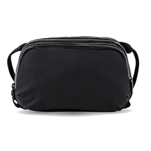 Wandrd-Tech-Pouch-Large_1.jpg