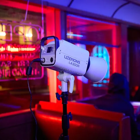 Godox-Litemons-LA300R-RGB-LED-Video-Light-2-light-kit_13.jpg