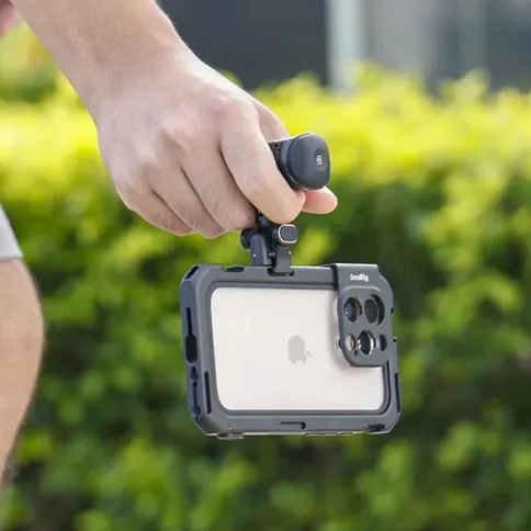 SmallRig-5009-17mm-Threaded-Lens-Backplate-for-iPhone-16-Series-Cage_5.jpg