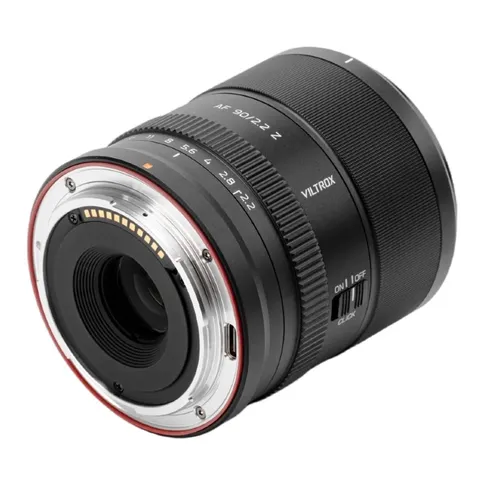 2_Viltrox_AF_90mm_f2.2.jpg