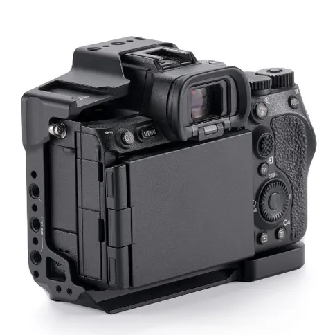 half-camera-cage-tilta-sony-a7v-black3.jpg