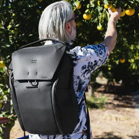 Peak-Design-Everyday-backpack-30L-V3-black_5.jpg