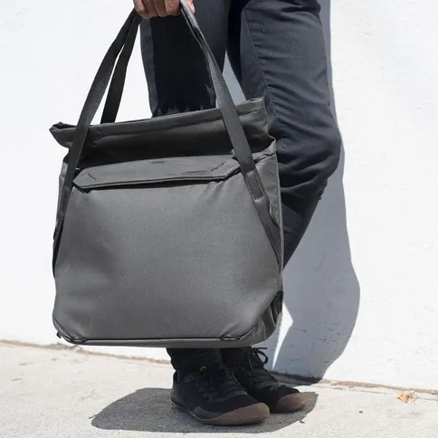 Peak-Design-Everyday-tote-15L-V3-black_6.jpg