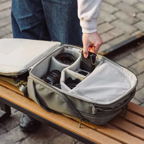 3_PGYTech_OneGo_Lite_backpack_cream.jpg