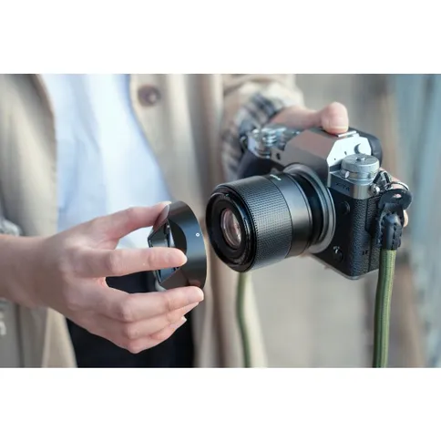 TTArtisan-56mm-1.8-x-mount-1.jpg