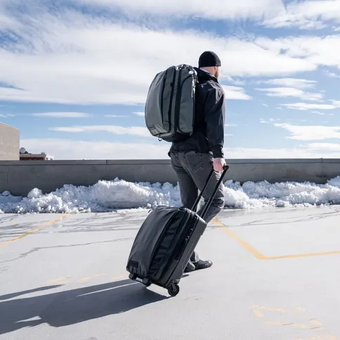 WANDRD-Transit-Carry-On-Roller_6.jpg