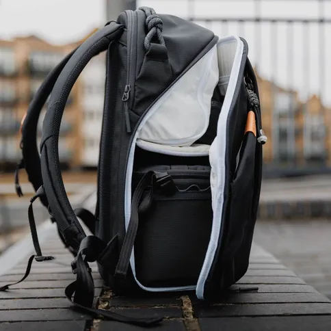 Leofoto_dailylite_series_backpack_17L_blue4.jpg