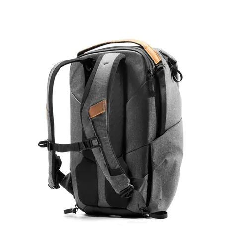 Peak-Design-Everyday-backpack-20L-V3-charcoal_2.jpg