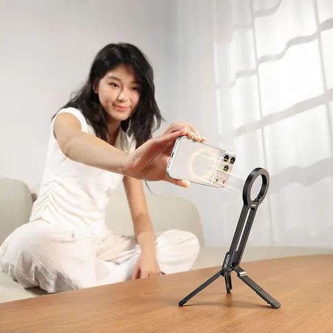 Ulanzi-MA57-MagSafe-Carabiner-Lightweight-Phone-Tripod_10.jpg