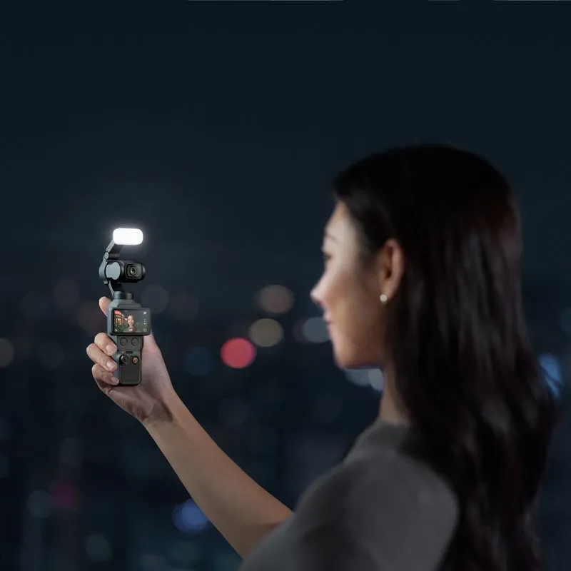 DJI_Osmo_Pocket_4_Feature_Fill_Light.jpg